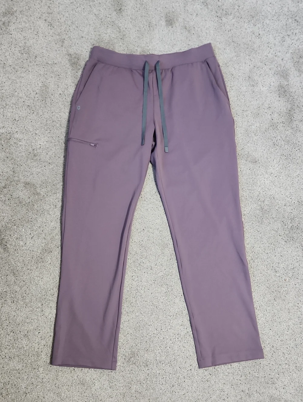 New Figs Men's Norris Straight-Leg Scrub Pant in Plum Size XLT (Retired color)